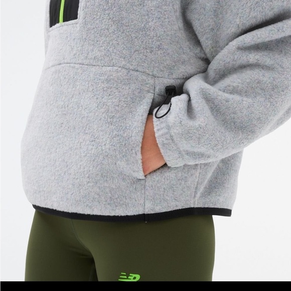 New Balance Wmns Spinnex Fleece Layer Top Women’s Size M Grey Multi
NWOT - Picture 5 of 10